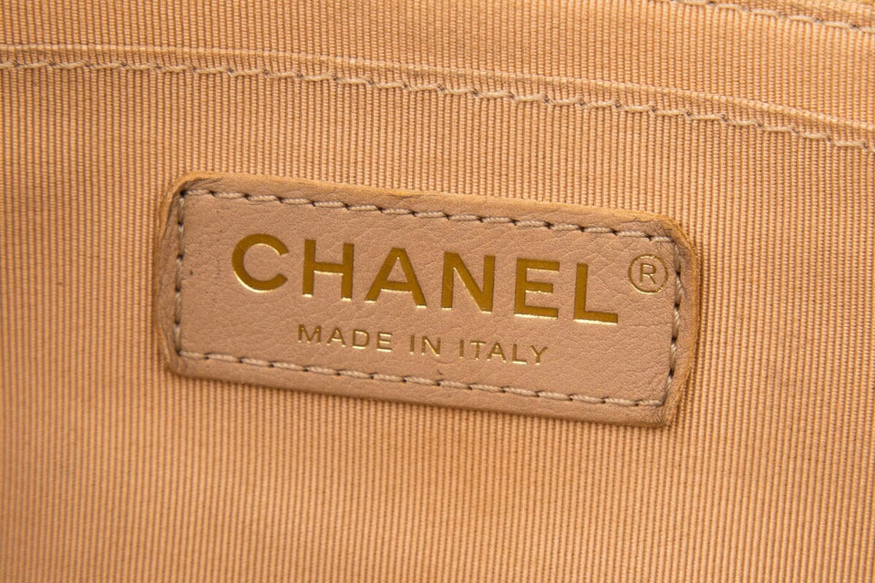 Chanel 2019/20 Metallic Caviar Chevron Quilted Flap Bag