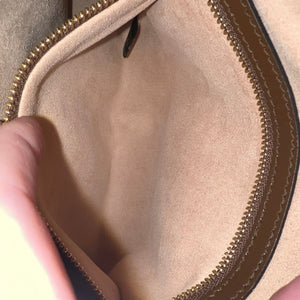 Crossbody Luxury Designer By Gucci  Size: Small