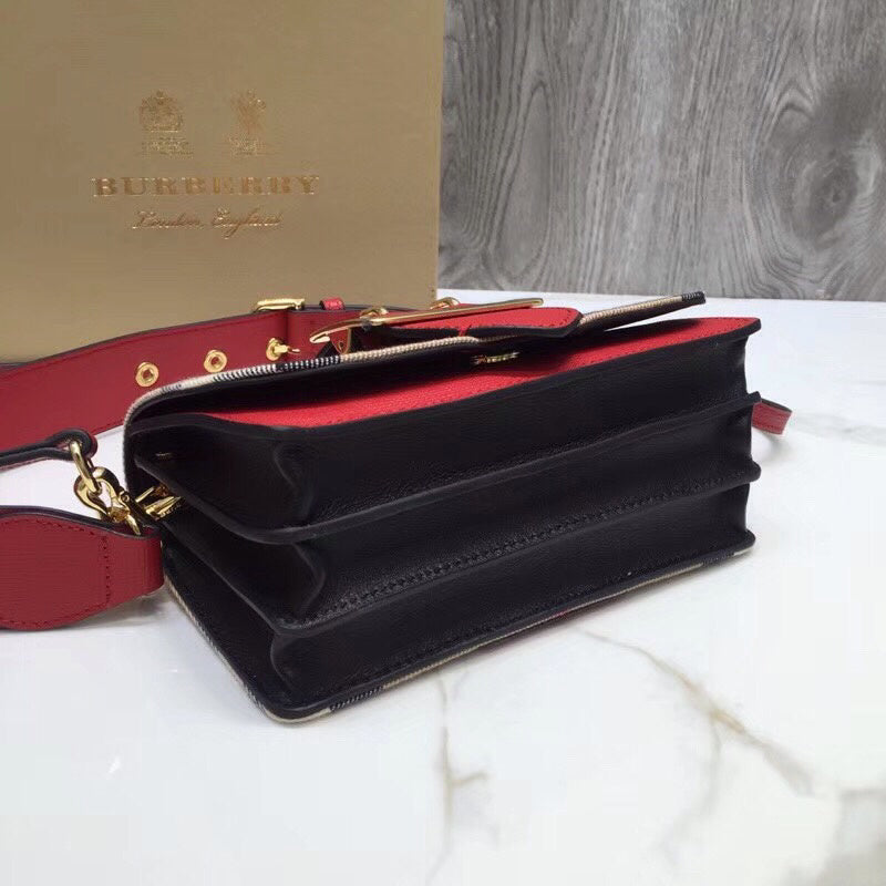 Burberry Bags - Bagsattire   560