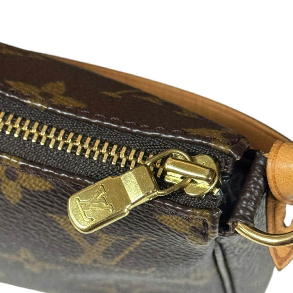 Louis Vuitton Pochette Accessoire  Canvas Clutch Bag