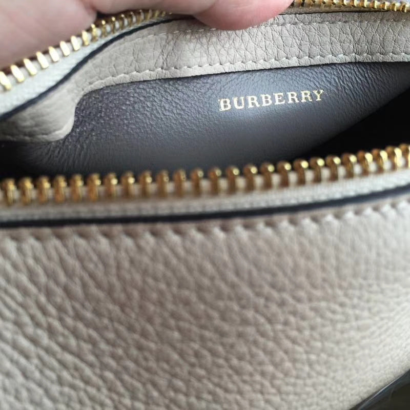Burberry Bags - Bagsattire   459
