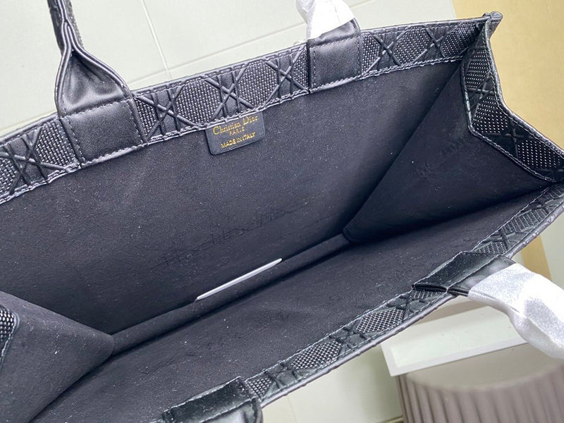 Christian Dior Bags Bags - The Tote   068