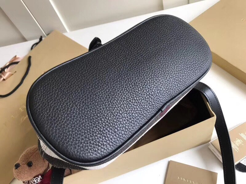 Burberry Bags - Bagsattire   599