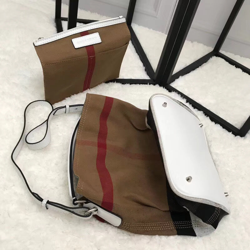 Burberry Bags - Bagsattire   426