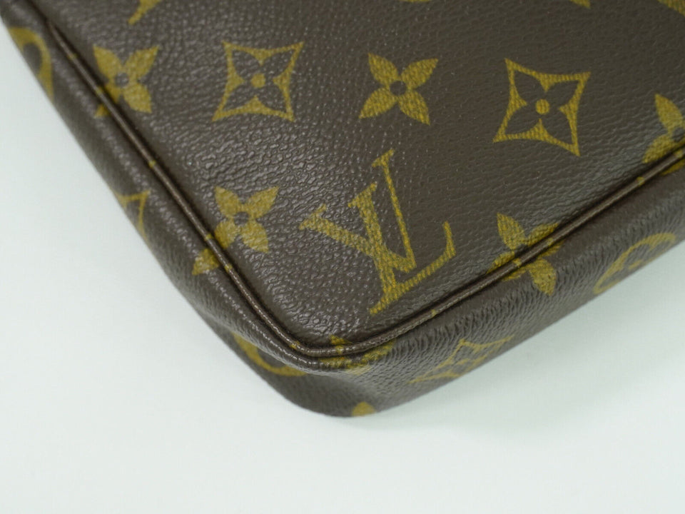 Louis Vuitton Pochette Accessoire  Canvas Clutch Bag
