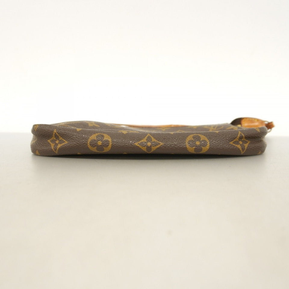 Louis Vuitton Pochette Accessoire  Canvas Clutch Bag