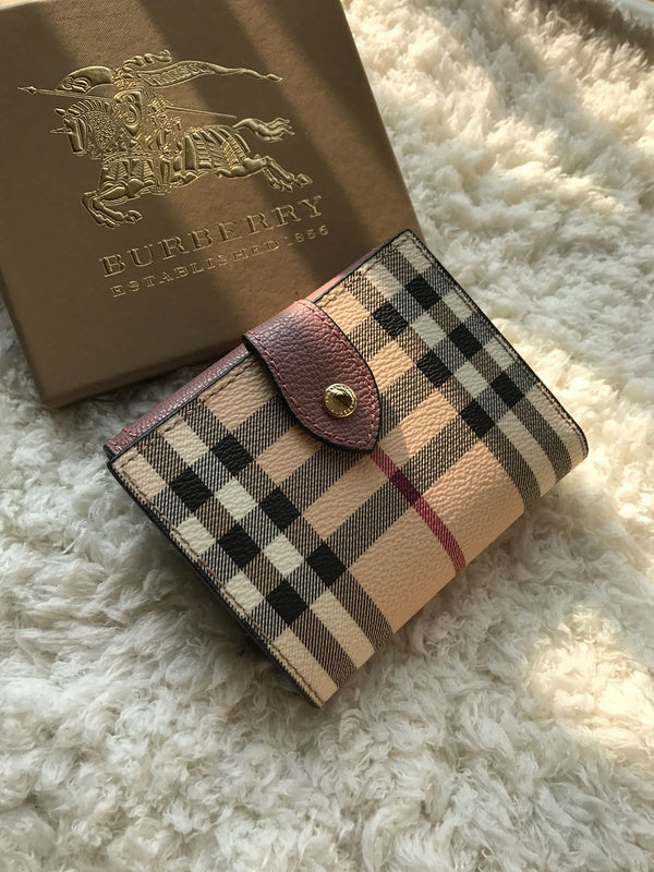 Burberry Bags - Bagsattire   548