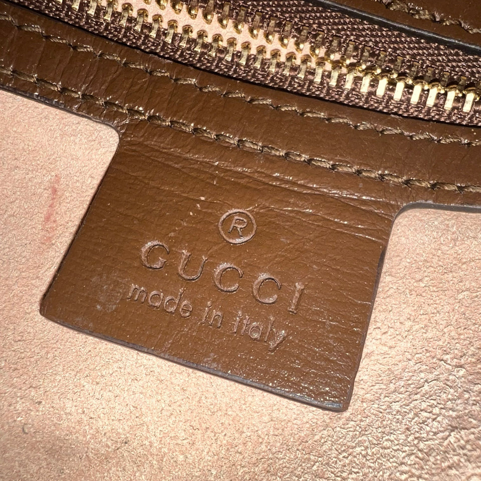 Crossbody Luxury Designer By Gucci  Size: Small