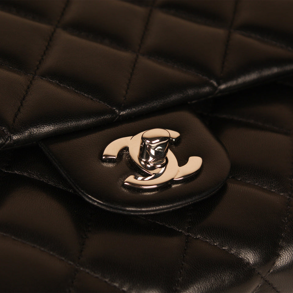 Timeless Clutch with Chain