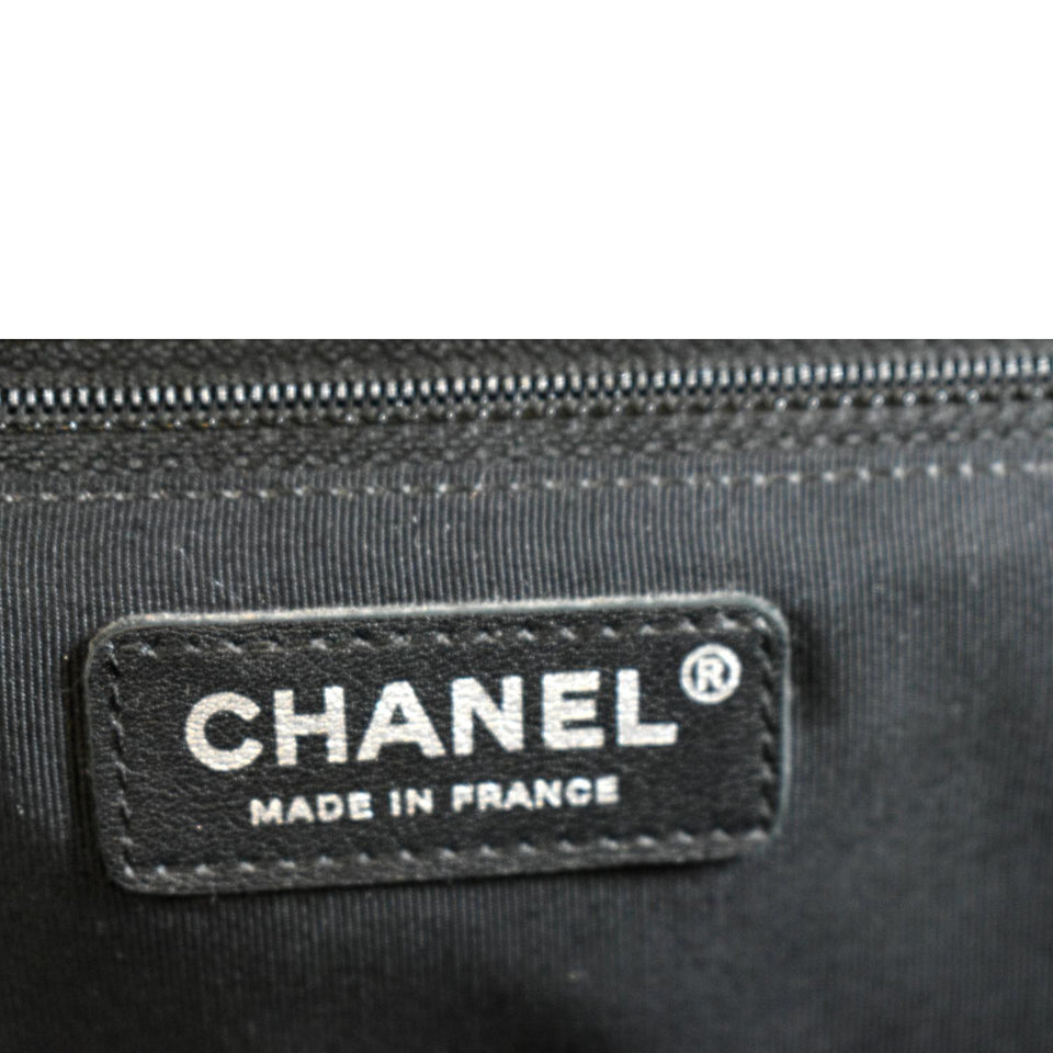 CHANEL Surpique Chevron Medium Lambskin Leather Flap Crossbody Bag Black