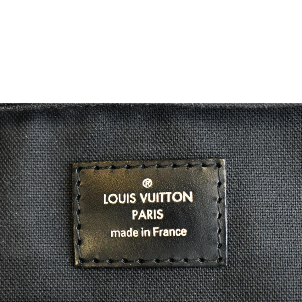 LOUIS VUITTON District PM Damier Graphite Messenger Bag Black