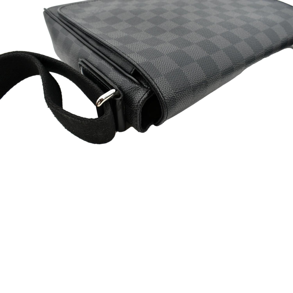 LOUIS VUITTON District PM Damier Graphite Messenger Bag Black