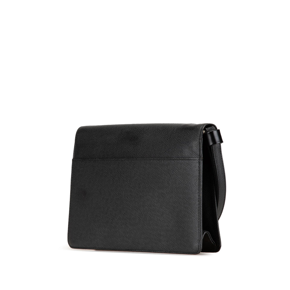 Black Louis Vuitton Taiga Selenga Clutch Bag
