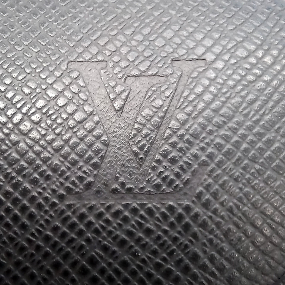 Louis Vuitton Andrei Black Taïga