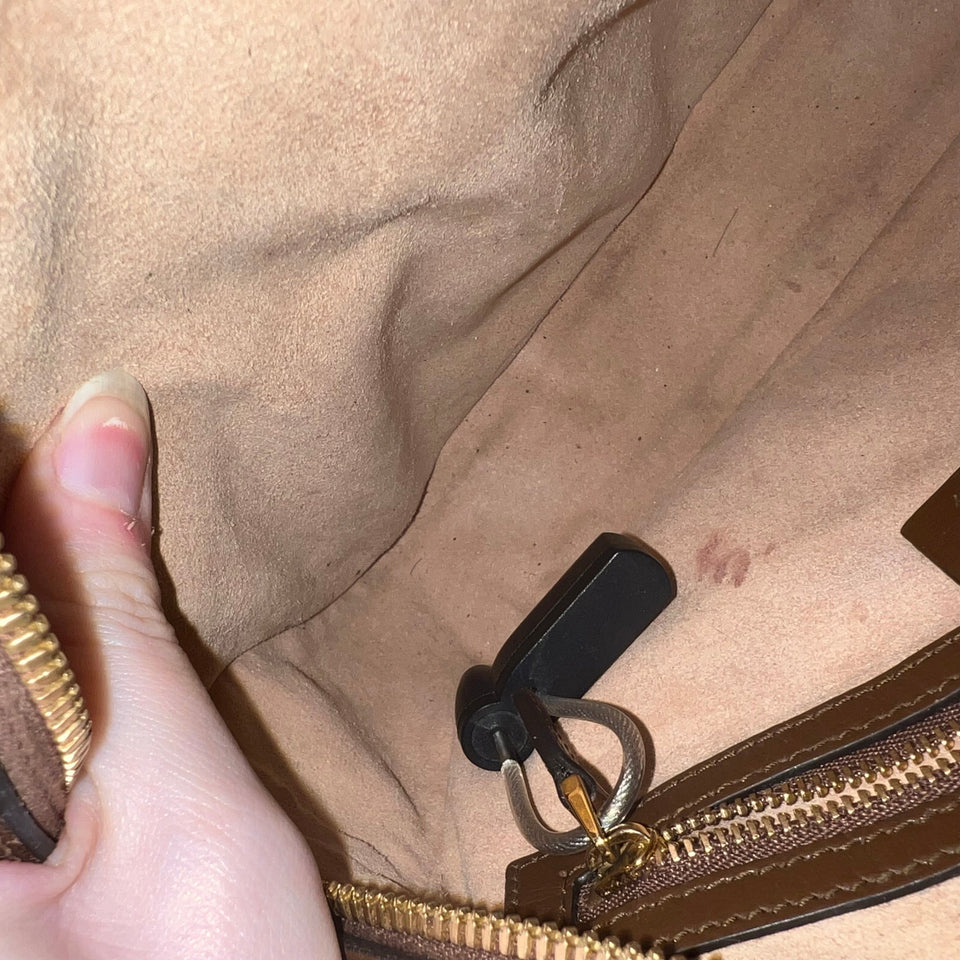Crossbody Luxury Designer By Gucci  Size: Small