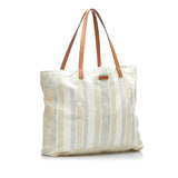 Gucci Printed Canvas Tote (SHG-YkeO0d)