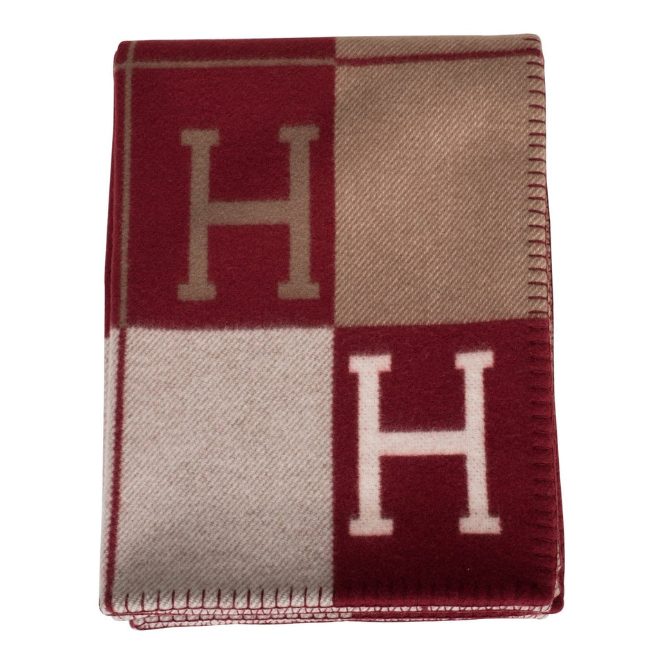Hermes "Classic Avalon" Ecru and Rouge Blanket