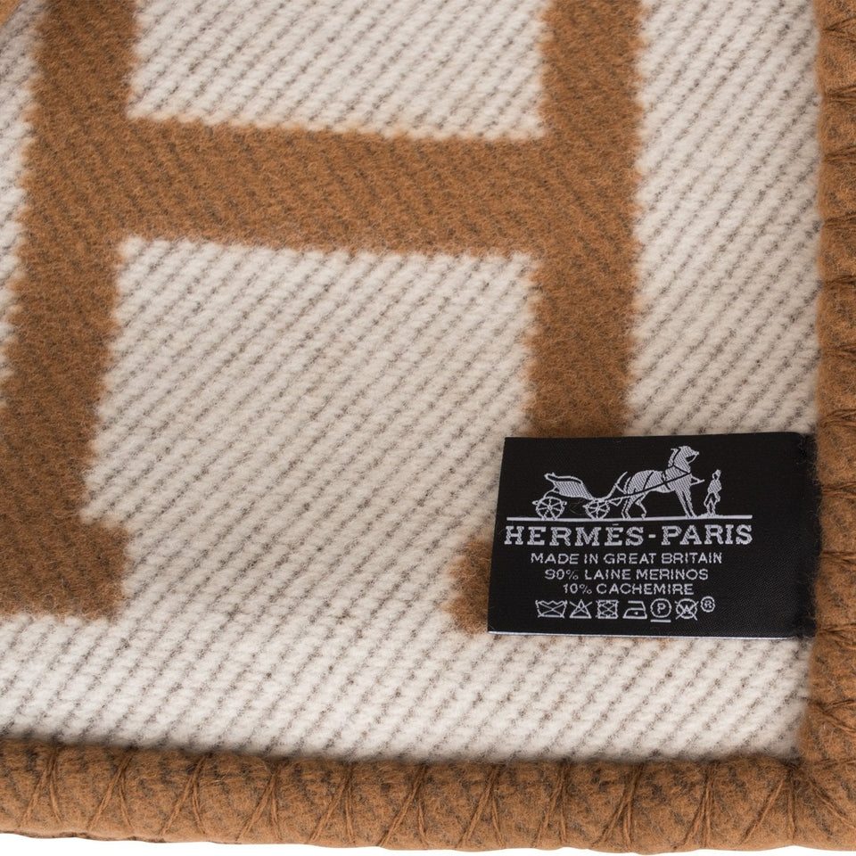 Hermes "Classic Avalon" Ecru and Camel Blanket