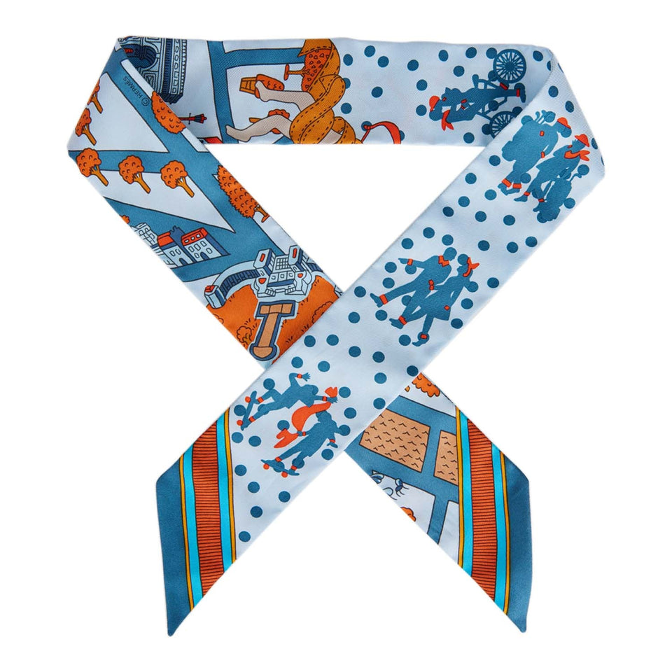 Hermes "Les Nouveaux Amoureux de Paris" Ciel Silk Twilly
