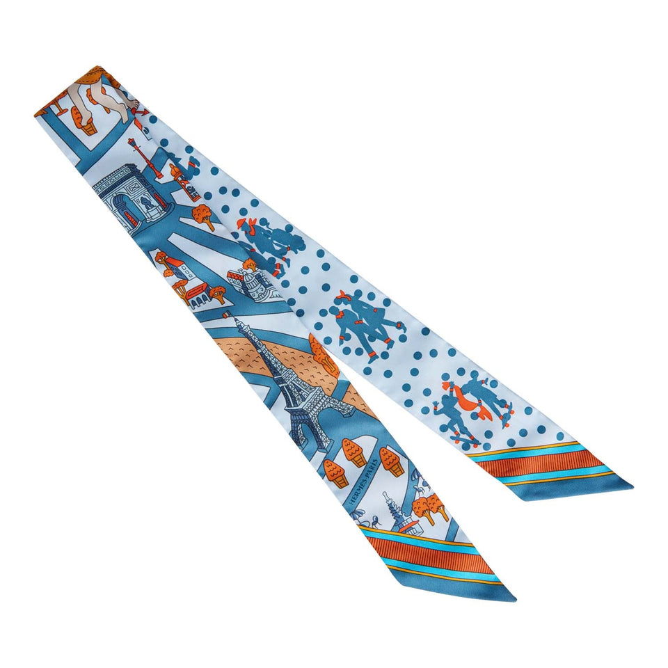 Hermes "Les Nouveaux Amoureux de Paris" Ciel Silk Twilly