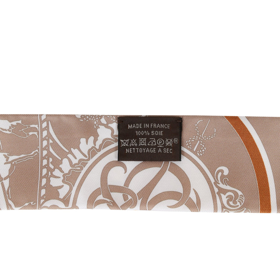 Hermes "Ex-Libris Les Parisiennes" Beige Silk Twilly