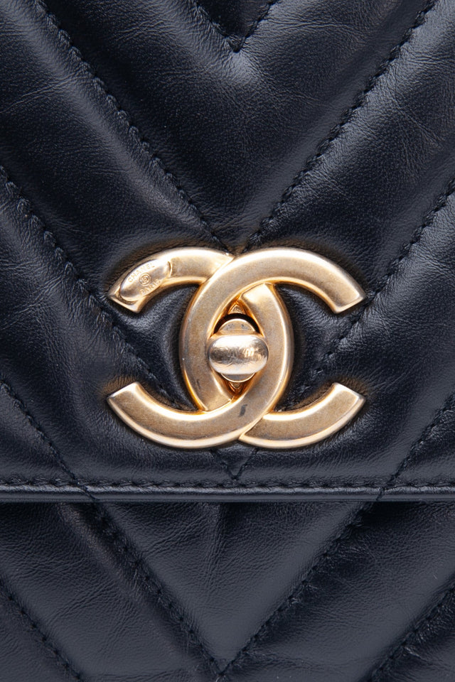 CHANEL Black Chevron Quilted Medium Coco Handle Flap Bag