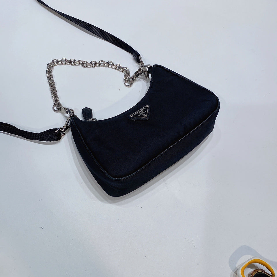 No.3575-Prada Re-Edition 2005 Mini Hobo Bag