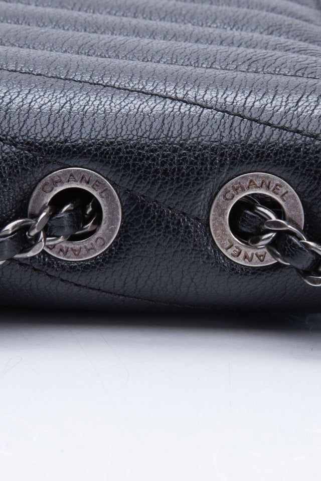 CHANEL Calfskin Leather Shoulder/Crossbody Bag