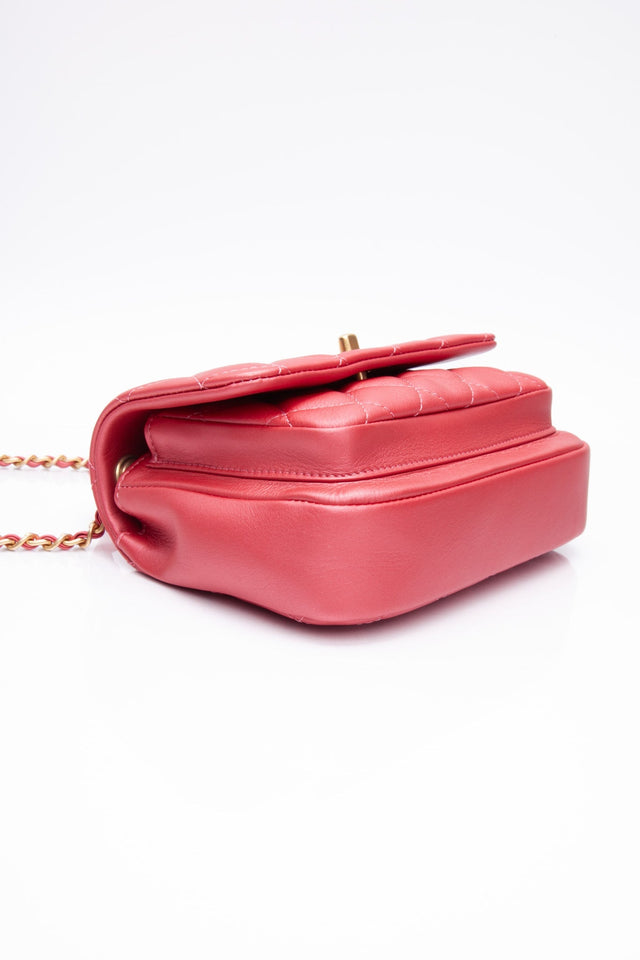 CHANEL Dark Pink Diamond Quilted Metallic Calfskin Mini Business Affinity (New)