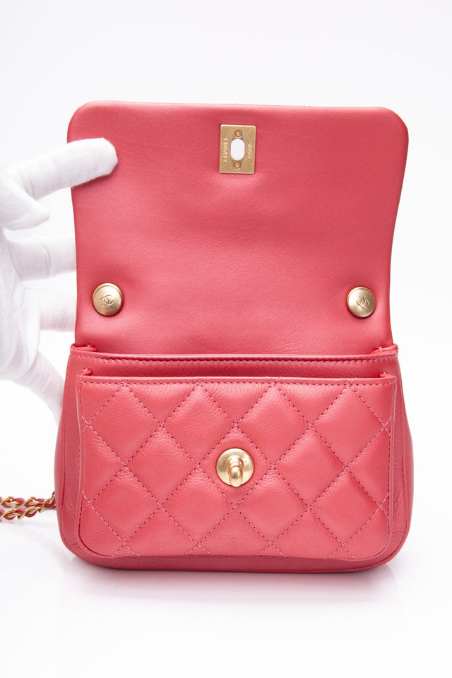 CHANEL Dark Pink Diamond Quilted Metallic Calfskin Mini Business Affinity (New)