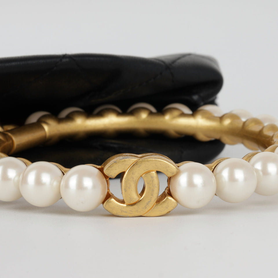 Pearl Cr Wristlet Clutch