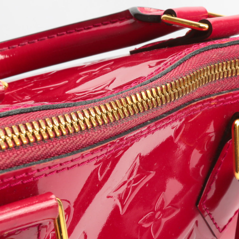 LOUIS VUITTON Monogram Vernis Alma MM Red