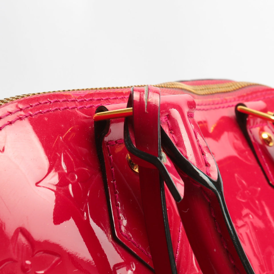LOUIS VUITTON Monogram Vernis Alma MM Red