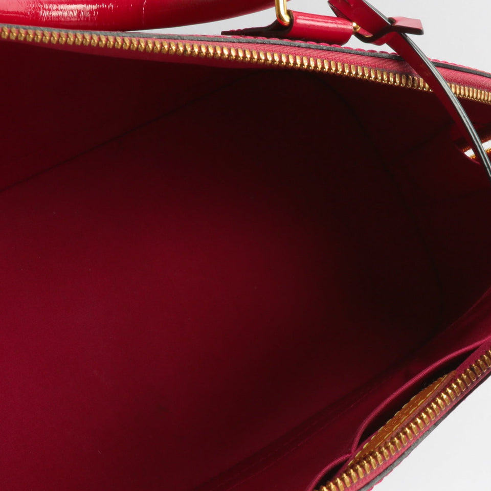 LOUIS VUITTON Monogram Vernis Alma MM Red