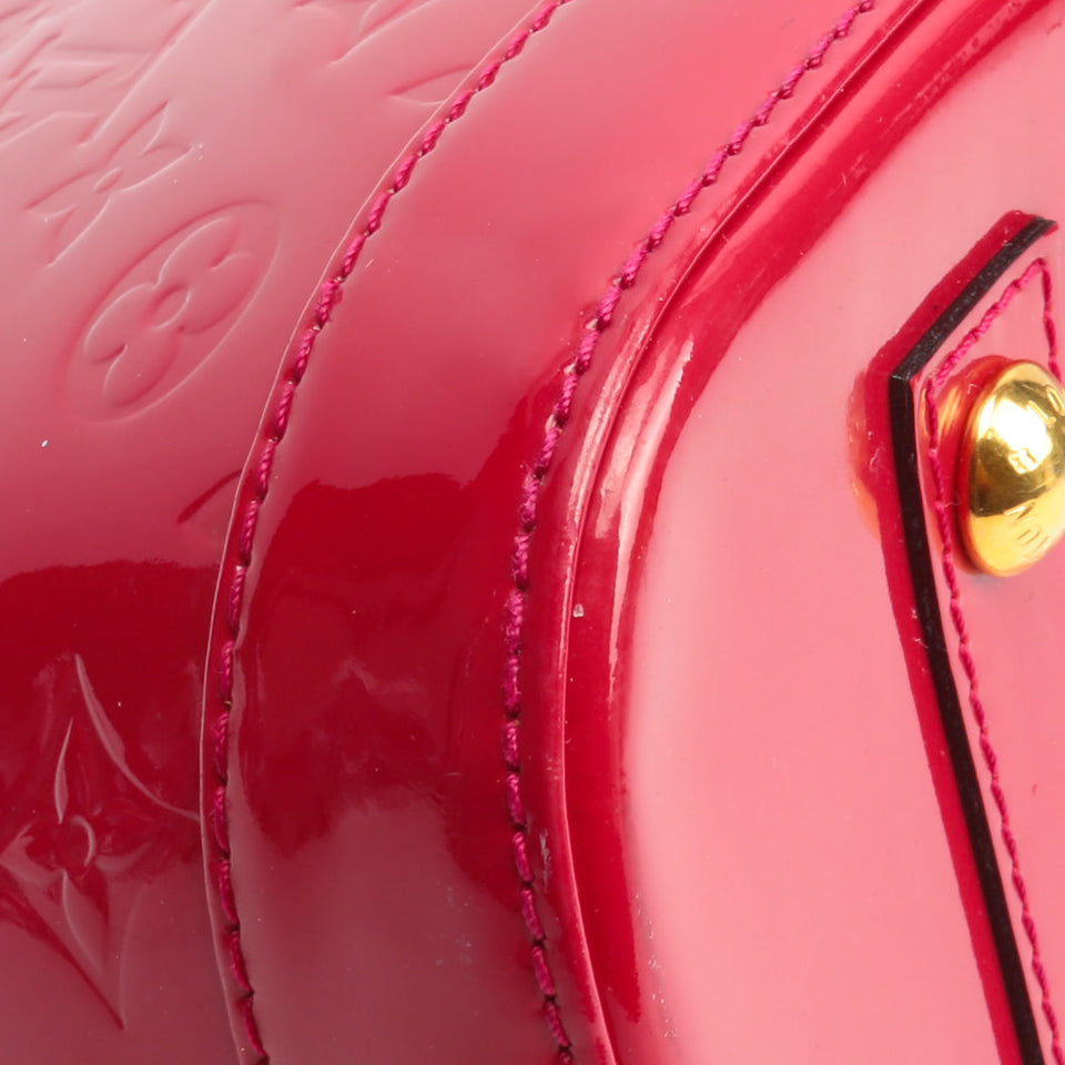 LOUIS VUITTON Monogram Vernis Alma MM Red