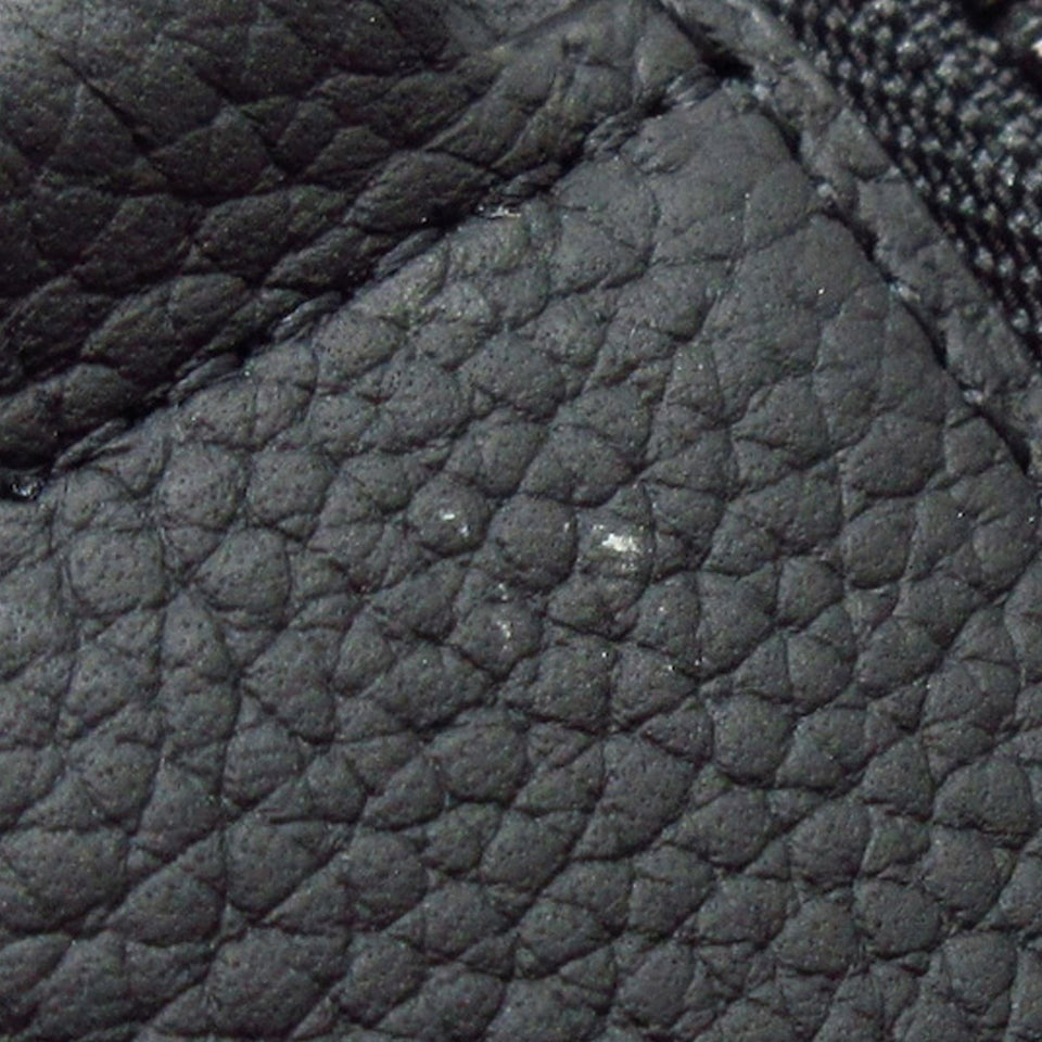 Louis Vuitton Alpha Wearable Wallet (SHG-DFheUM)