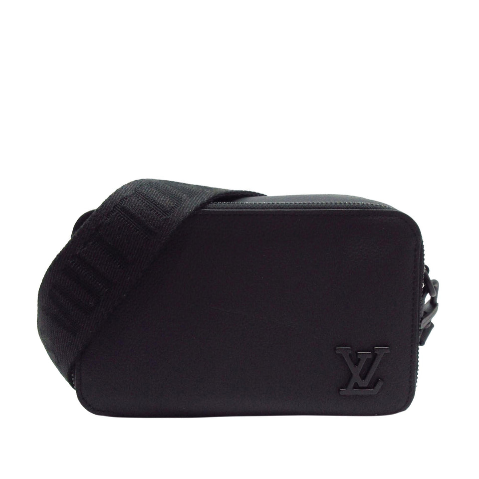 Louis Vuitton Alpha Wearable Wallet (SHG-DFheUM)