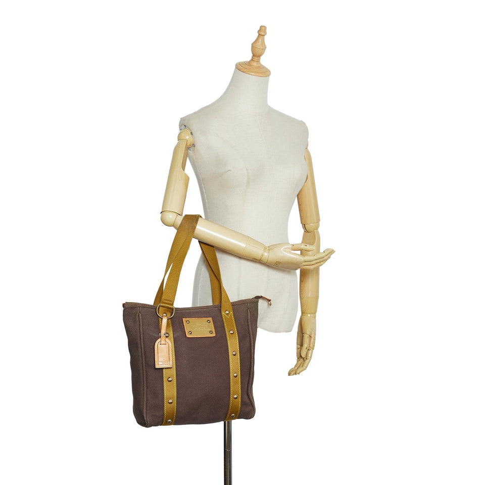 Louis Vuitton Antigua Cabas MM (SHG-o0YZph)