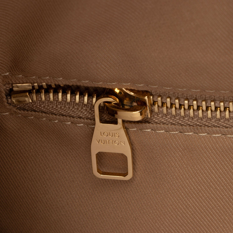 Louis Vuitton Damier Azur Graceful PM Hobo (SHF-4ndFPX)