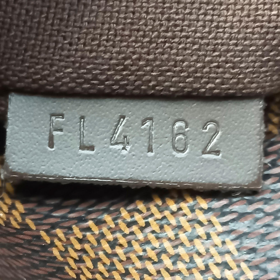Louis Vuitton Damier Ebene District  PM (SHG-35160)