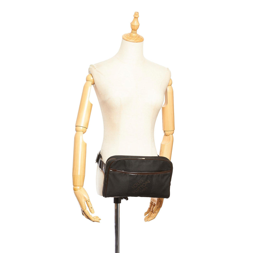 Louis Vuitton Damier Geant Acrobat Belt Bag (SHG-32147)