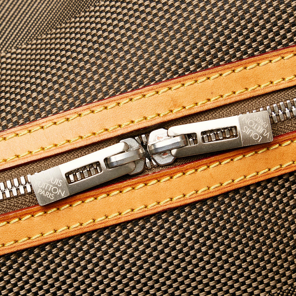 Louis Vuitton Damier Geant Explorateur (SHG-34463)