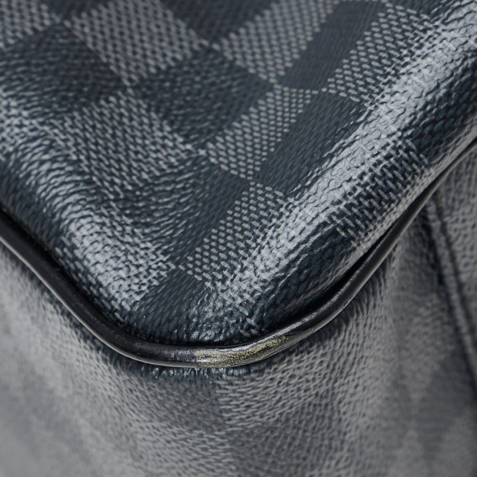 Louis Vuitton Damier Graphite Tadao PM (SHG-Ptb3QR)