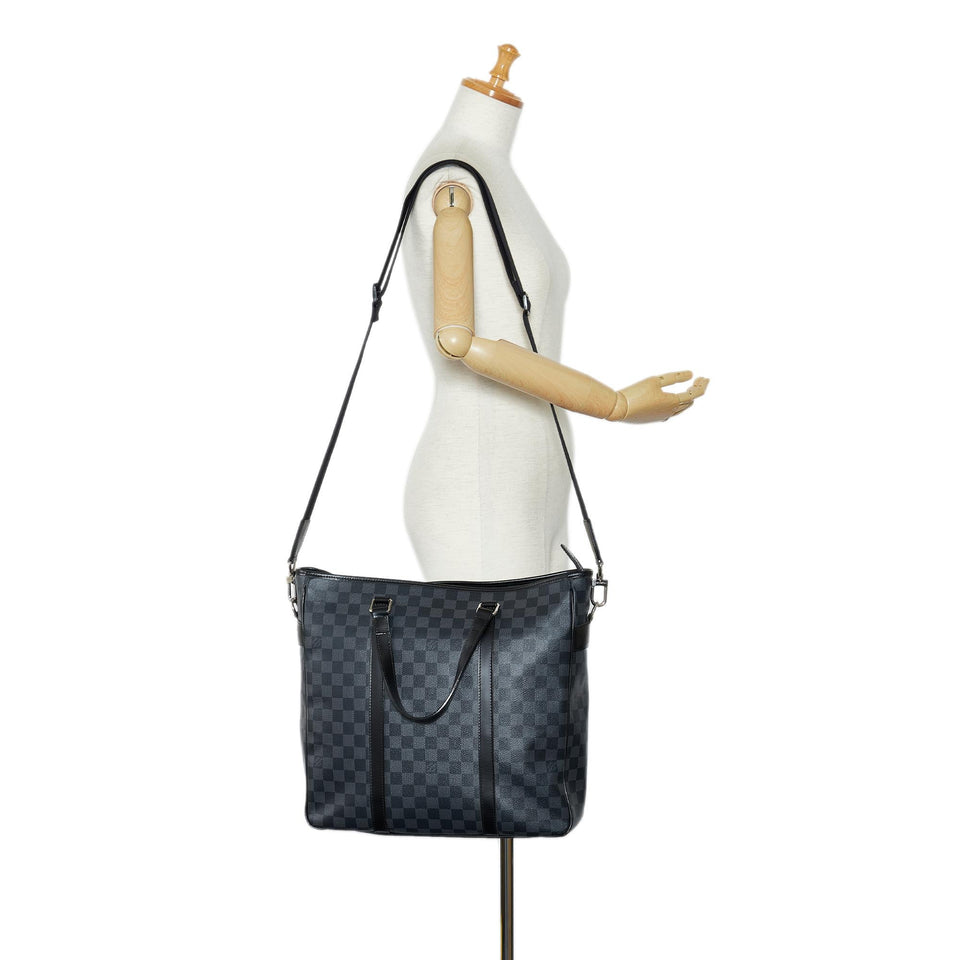 Louis Vuitton Damier Graphite Tadao PM (SHG-Ptb3QR)