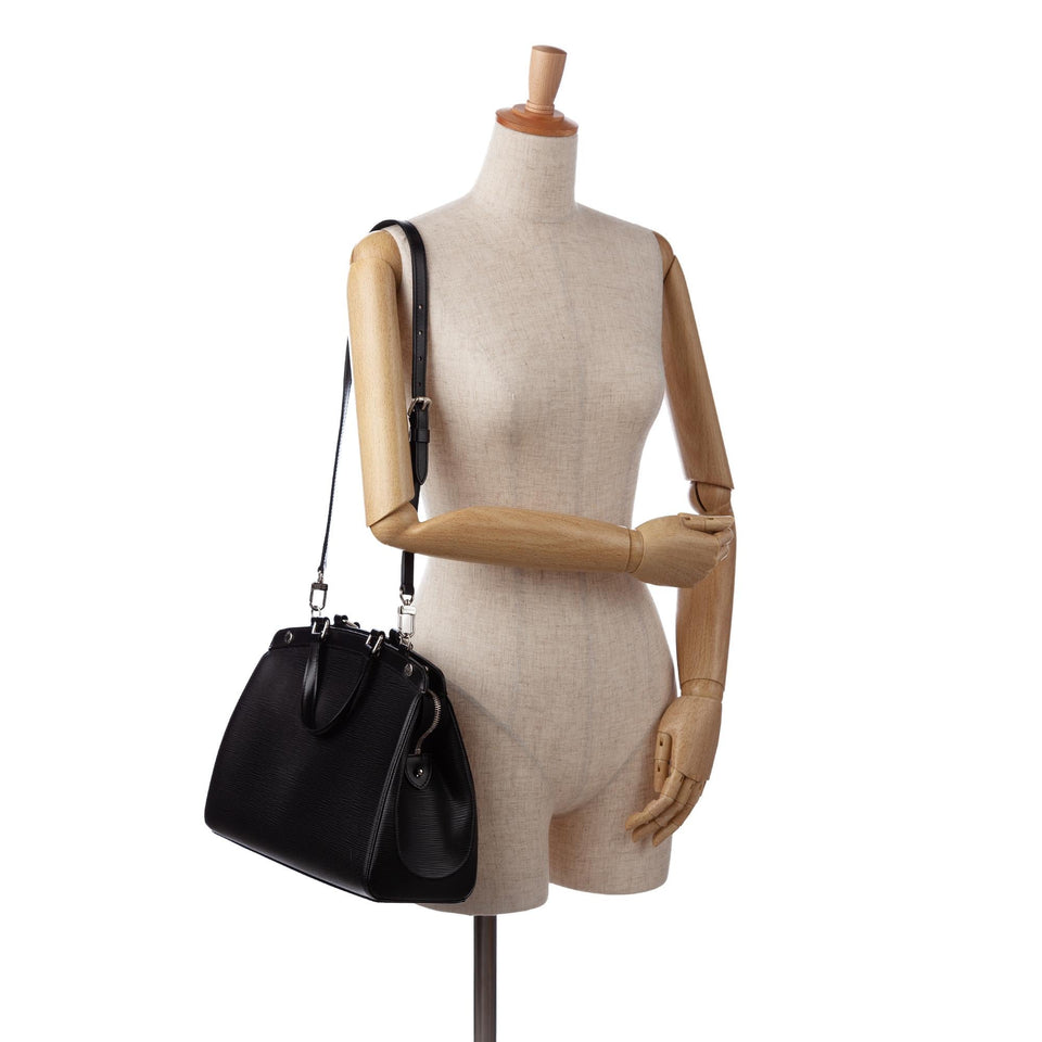 Louis Vuitton Epi Brea MM (SHG-LZxgwC)