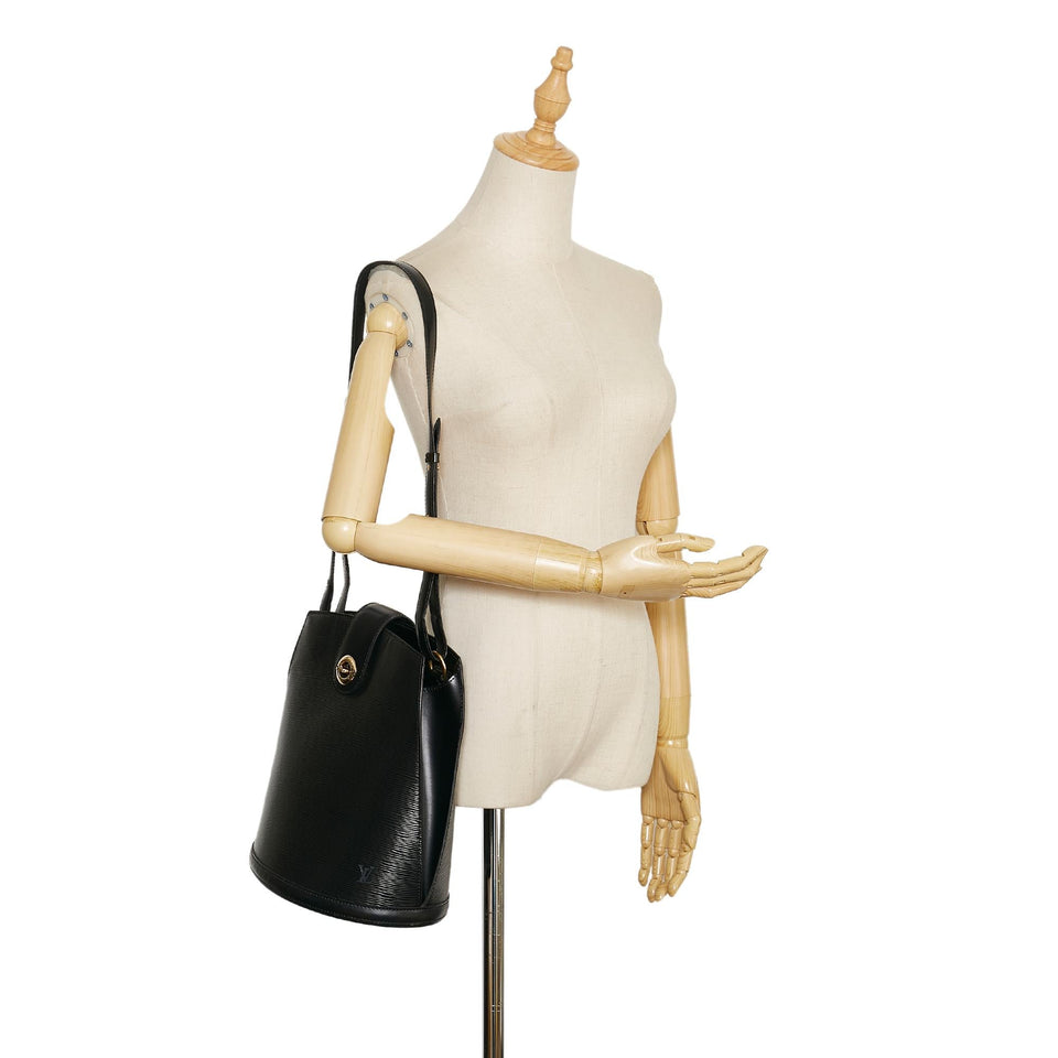 Louis Vuitton Epi Cluny (SHG-35105)