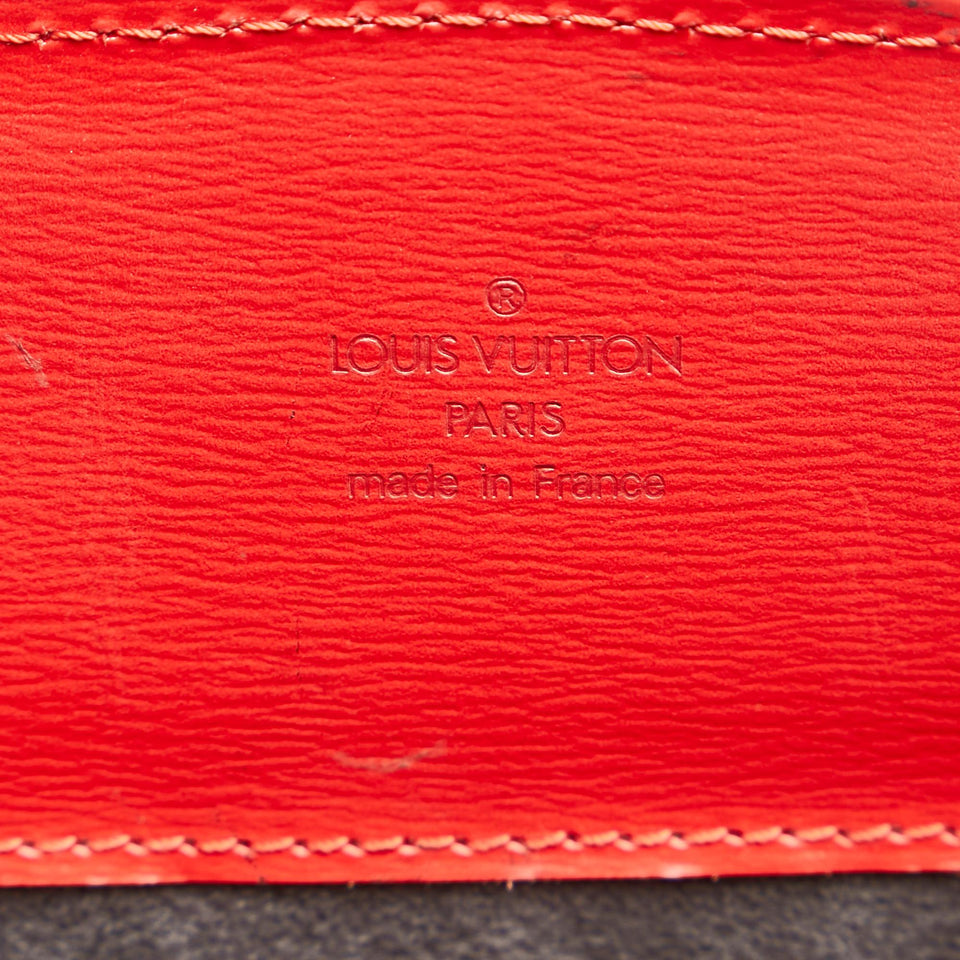 Louis Vuitton Epi Cluny (SHG-35158)