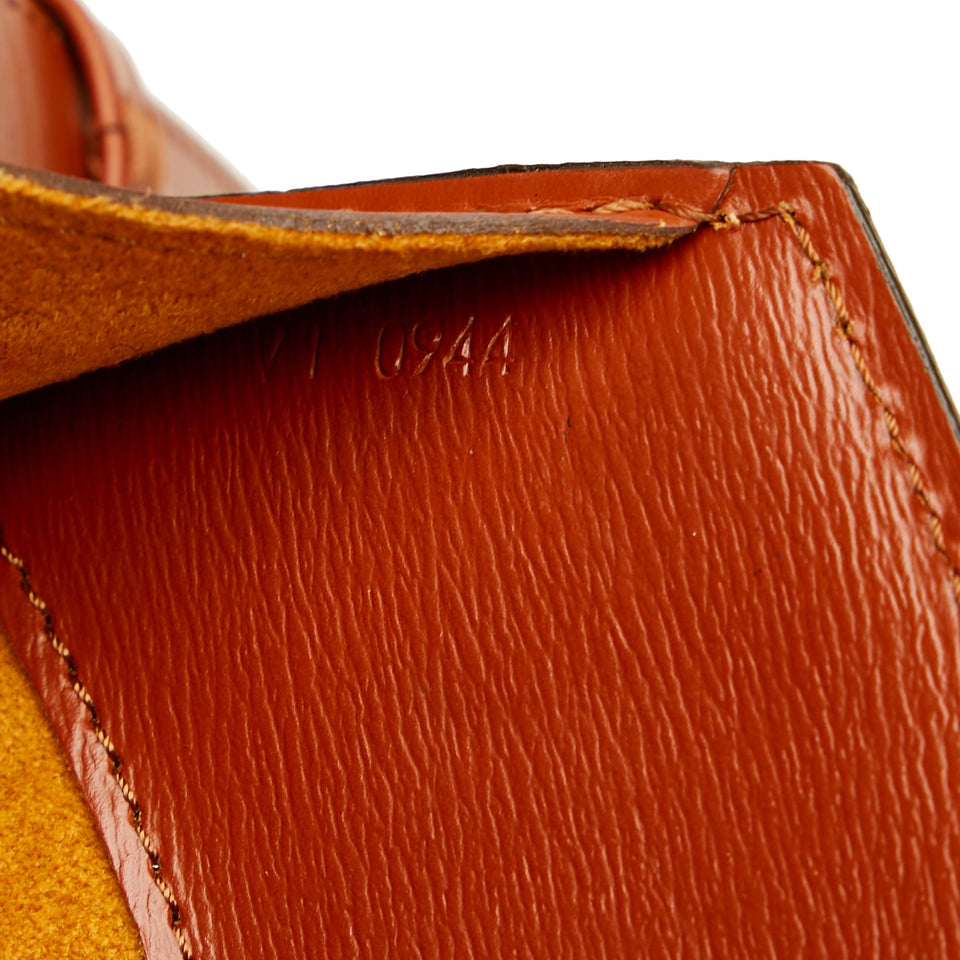 Louis Vuitton Epi Cluny (SHG-37966)