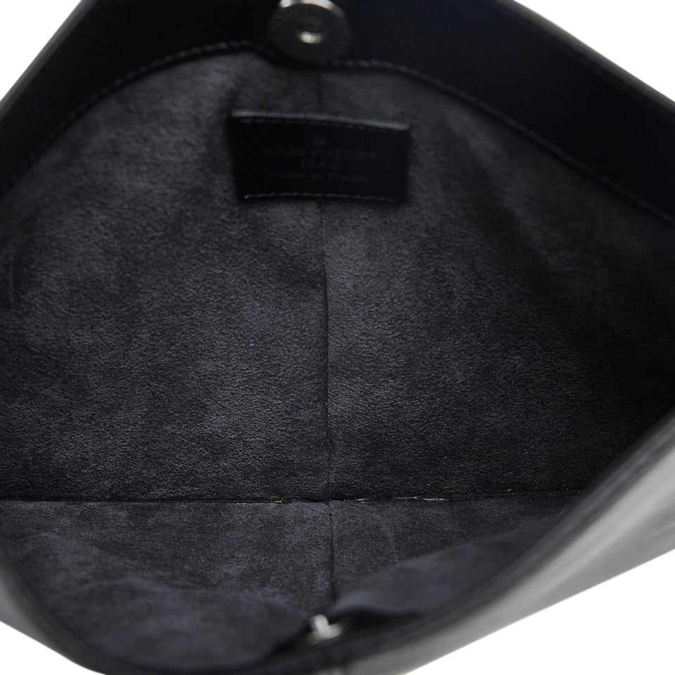Louis Vuitton Epi Demi Lune Pochette (SHG-Khz0qc)
