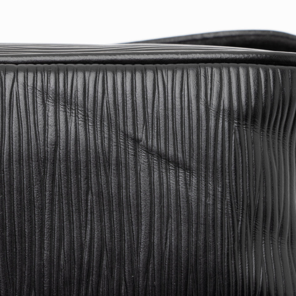 Louis Vuitton Epi Leather Montaigne Clutch (SHF-23717)